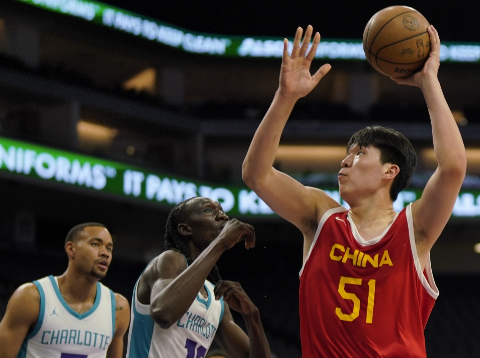 中国球员杨瀚森在NBA联合试训中表现亮眼。
媒体人“StarXia澳洲篮球”谈到