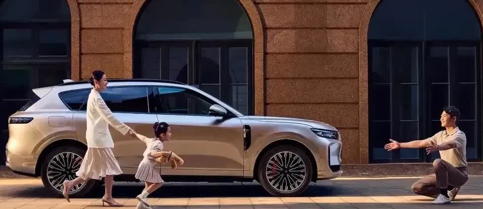华为智驾系统你会选吗？
要性价比：选问界新M7；
要舒适：选岚图SUV；
