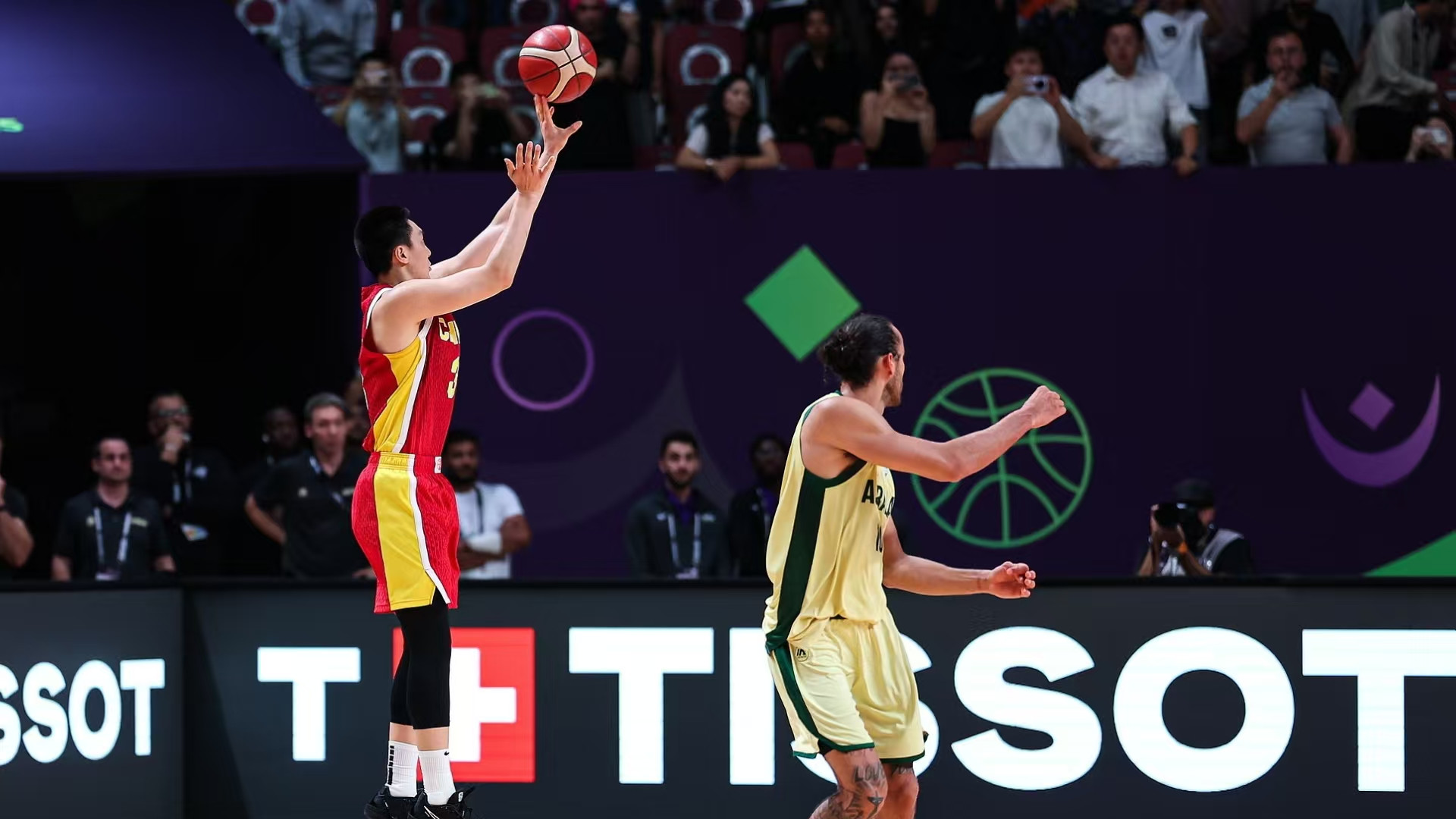 男篮亚洲杯失绝杀输一分饮恨，难受是因为就差那么一点点！