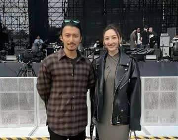 45岁的谢霆锋也有些沧桑了！