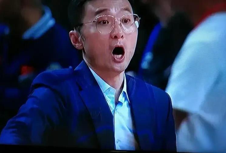 新疆伊力特今年的确是躺着输球。主力球员伤病减员严重，外援能上场的仅两人，总共报名
