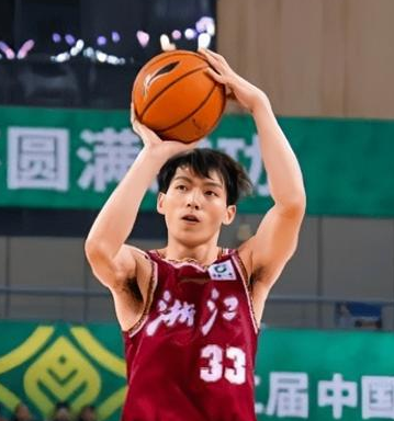 浙江男篮5人得分上双主场大胜北控。CBA常规赛，浙江男篮主场迎战北控，这场比赛，