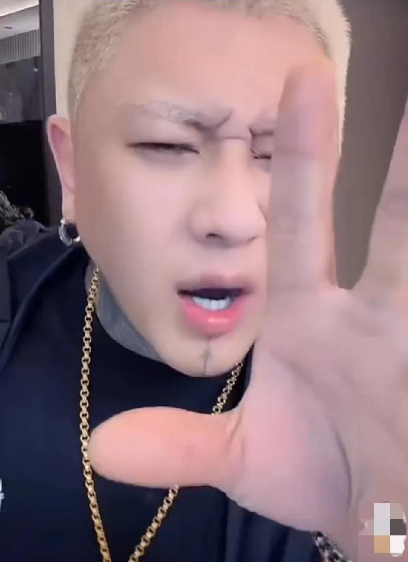 方丈指责某人 跟洋洋洋都不熟还给出视频立人设
方丈：你还出个视频，你俩有接触啊，