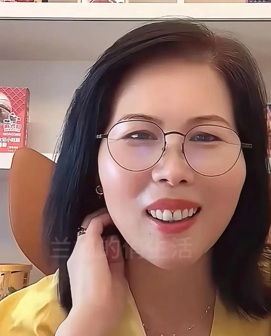 小杨阿姨说我今天买了好多好多菜，全部放到冰箱里了。今天是小汪总的生日，看他们今晚