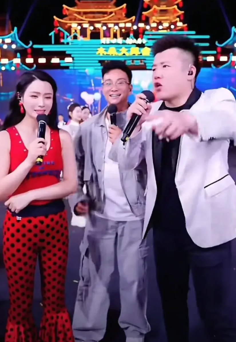 昨天晚上周至水街木森大舞台热闹非凡，因为来了一位重量级明星，那就是郭少杰老师，他