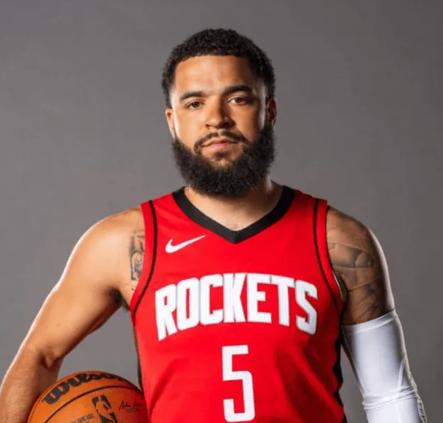 美媒列出了各支球队最有可能被交易的球员，火箭队给出的是弗雷德-范弗利特。
对此，