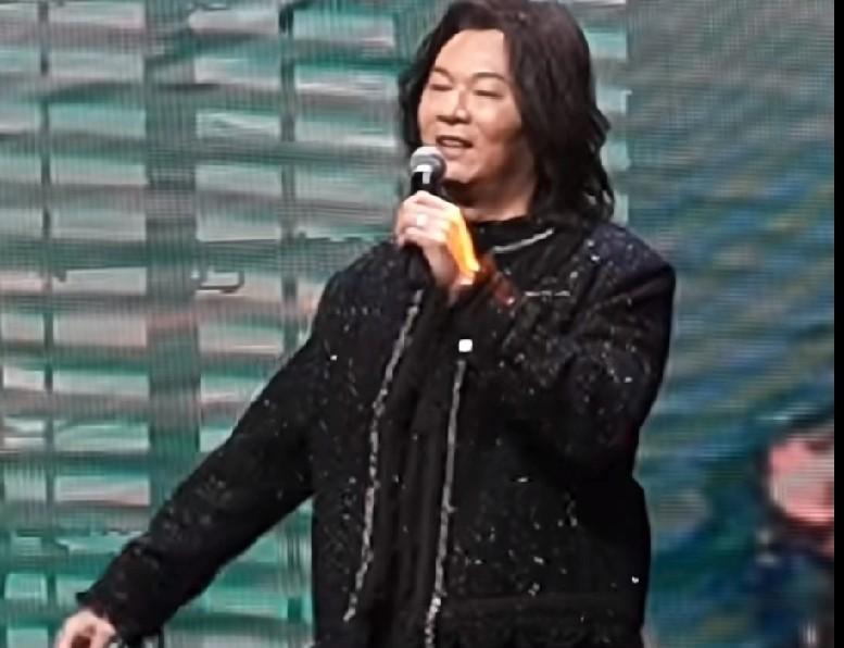 大家还记得杨培安吗？说他花期短可太不合适了，简直就是“花期静止”！二十年前他长这