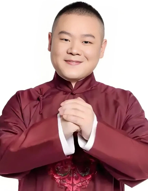 岳云鹏的吃相确实有点难看，听说卖的票价比凤凰传奇还高，业余pk专业就算了，票价还