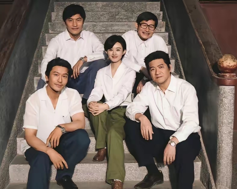 谁懂啊！赵丽颖《小城大事》刚开播就炸屏，这配置想不火都难吧？