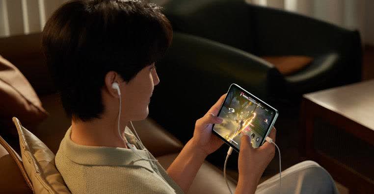 目前REDMI已经布局了小平板领域，最新消息显示，iQOO、一加、荣耀、OPPO