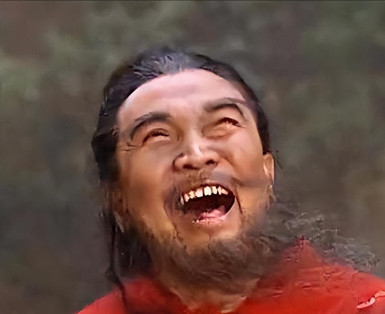 197年，张绣率部投降曹操，曹操将张绣的婶婶邹氏留宿帐中。张绣大怒，召来谋士贾诩