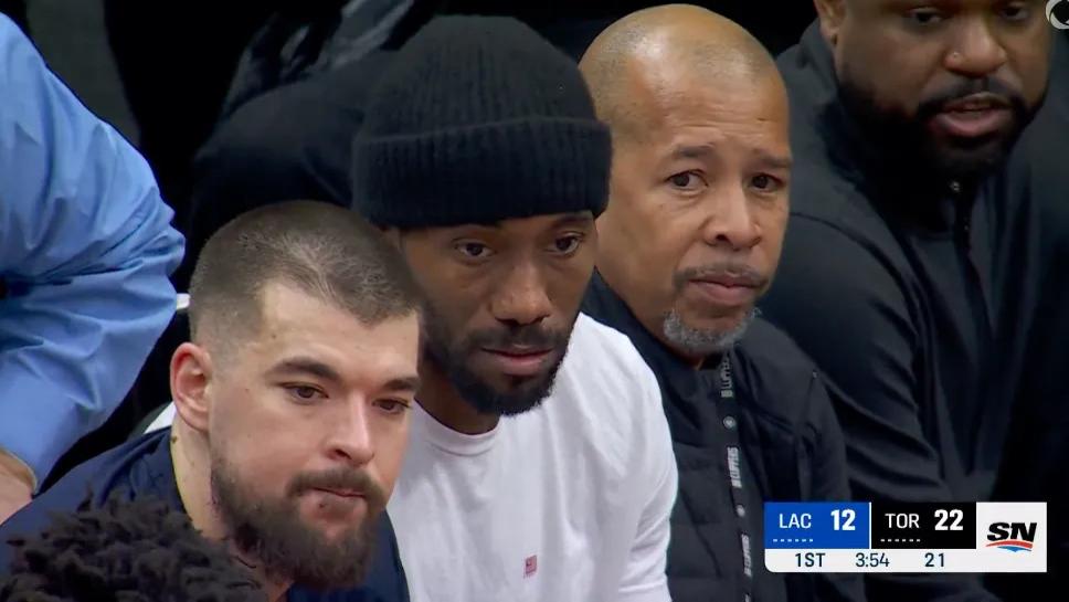 来了！来了！突然离队！小卡，你还真从不让人失望啊