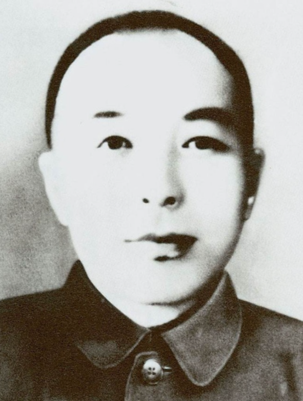 1946年，抗联将领李兆麟去一个年轻女子家里赴约，刚喝了一口茶后，他感觉有些头晕