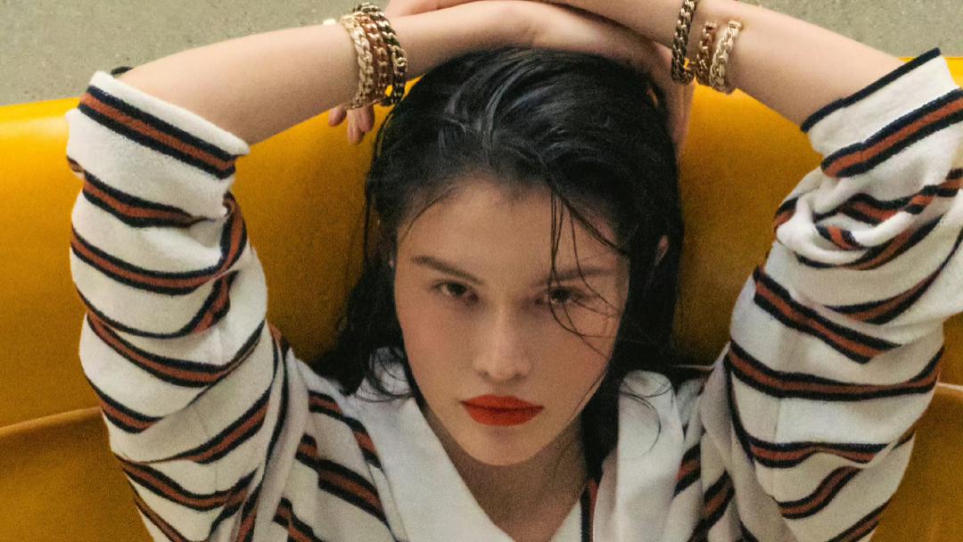 何穗登T锦绣封面？