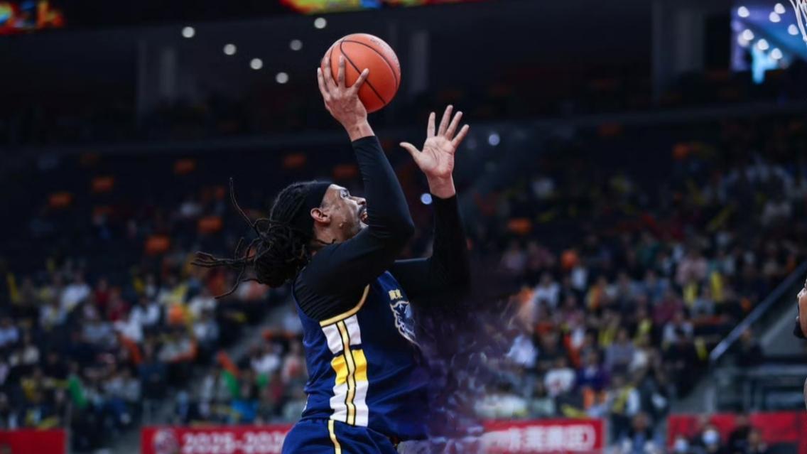 杜锋为何要签萨林杰？萨林杰为何喜欢广东？八连胜似乎给出答案！