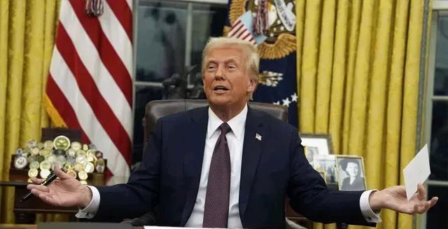 彻底杠上了！
法国总理贝鲁表示，美国总统特朗普对法国国民联盟领导人玛丽娜·勒庞的
