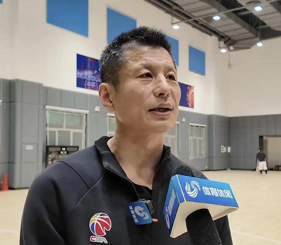 发现没？全运会山东男篮两连胜，说明只有鞠维松掌握了山东球员的使用说明书
    