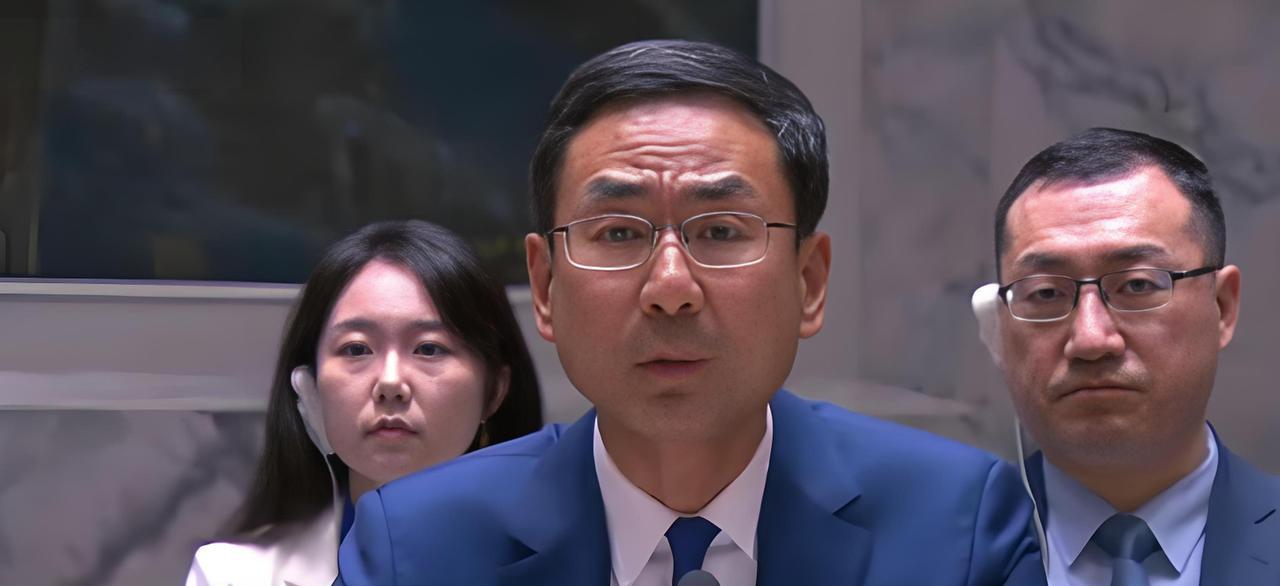 谁都没想到美方竟然敢这么干！
咱中国刚在联合国呼吁美国撤掉亚太核武，结果人家反手