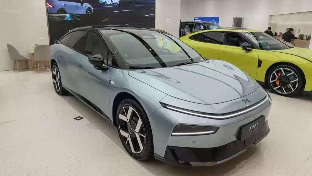 新款小鹏P7+即将上市，配智驾大模型/图灵AI芯片，纯电和增程动力