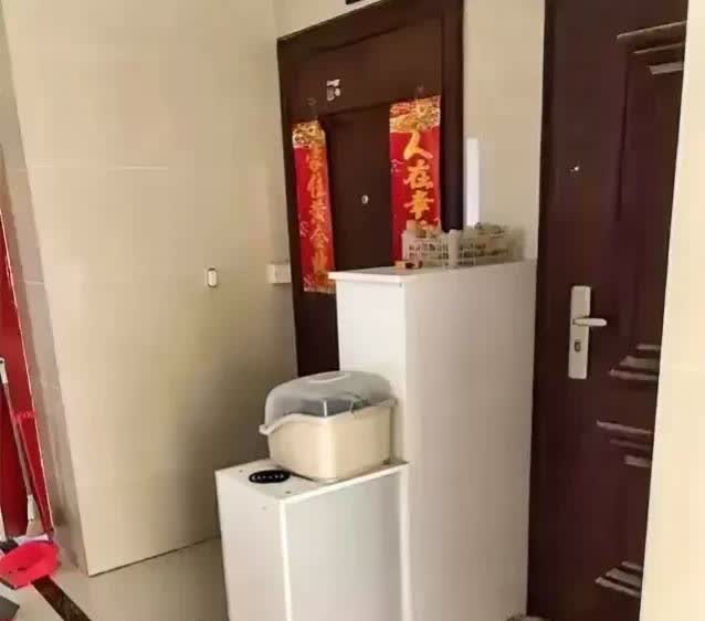 太闹心了！湖南长沙，有一名女子在网上诉苦，她的新邻居一家人搬来之后，邻居直接在两