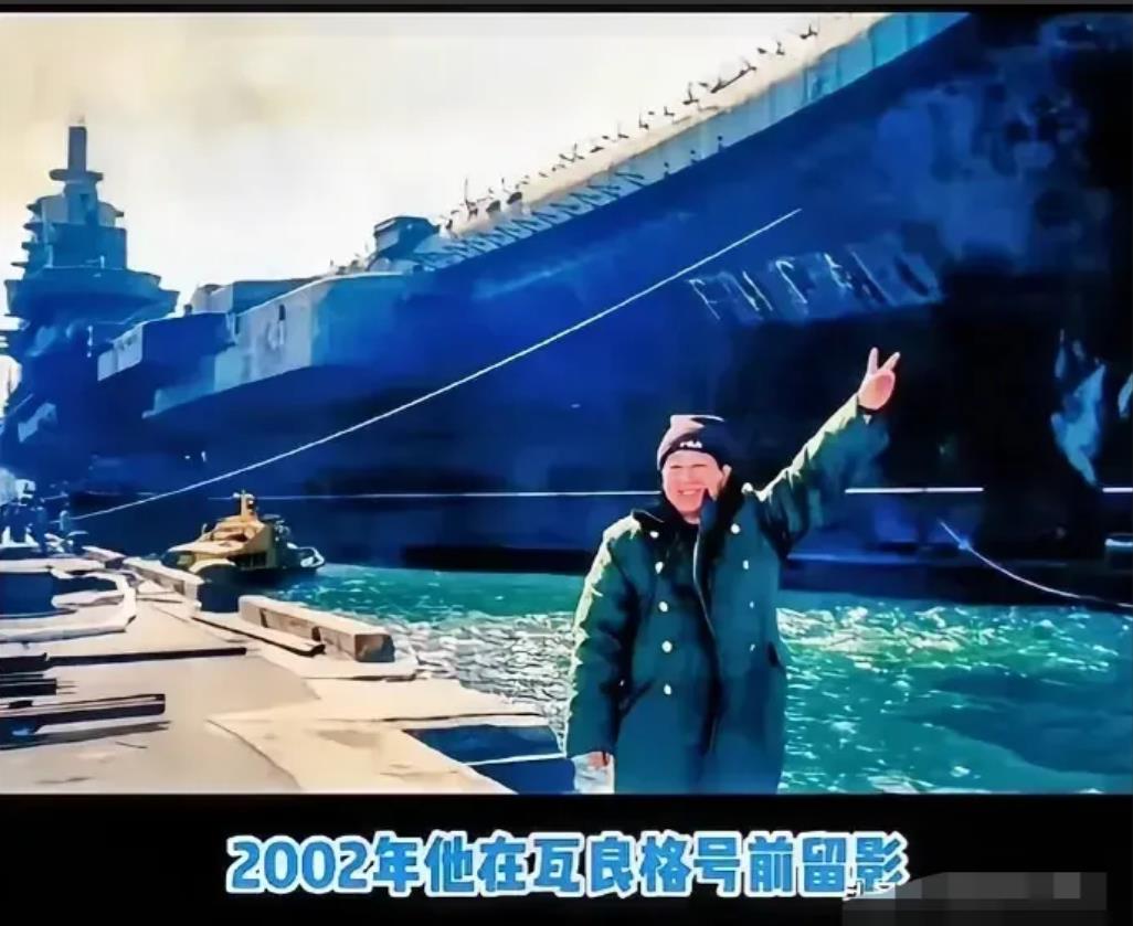 1998年，香港，贺龙之子贺鹏飞，看四下没人，闪身冲进一间商人办公室，凑到那人耳