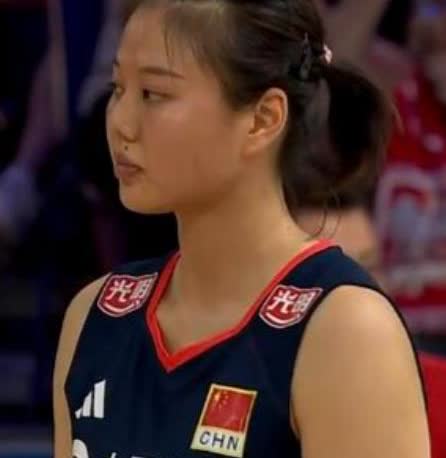 中国女排不敌东道主

最大原因不是实力不行

也不是输不起，而是

