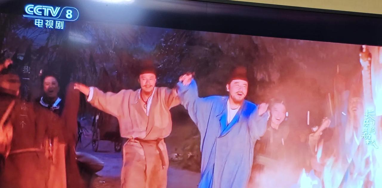 长安的荔枝，为了把七万字小说变成35集电视剧，已经味同嚼蜡。
昨晚CCTV8第1