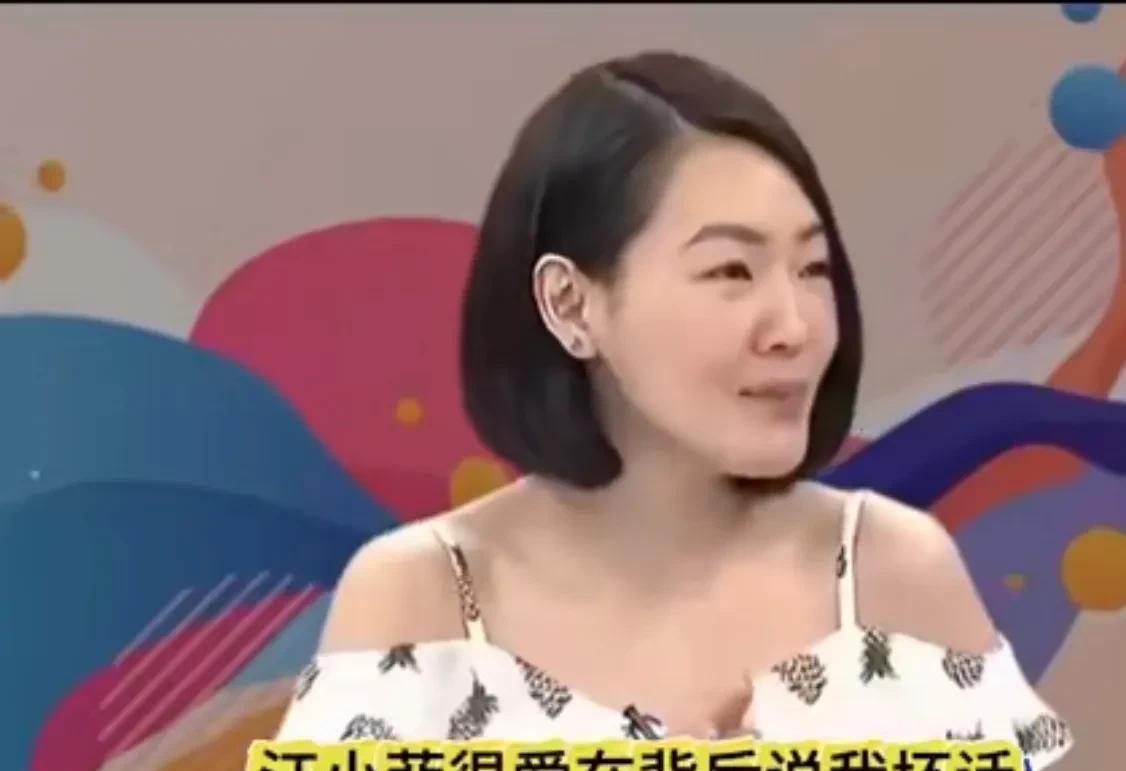 小s和汪小菲的矛盾真是由来已久啊
这是大s生完小玥儿还不到一年！姐俩一起参加综艺