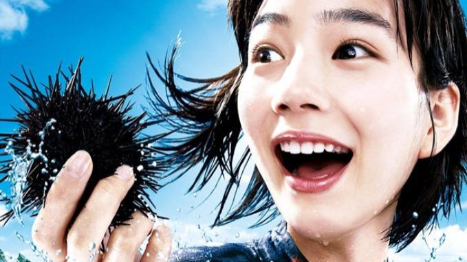 通过早年间杂志里的图画故事了解海女的生活