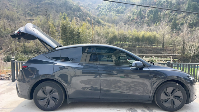 提车一周用车感受
先说下上牌流程，在app12123上先申报税费，新车按顺序上传