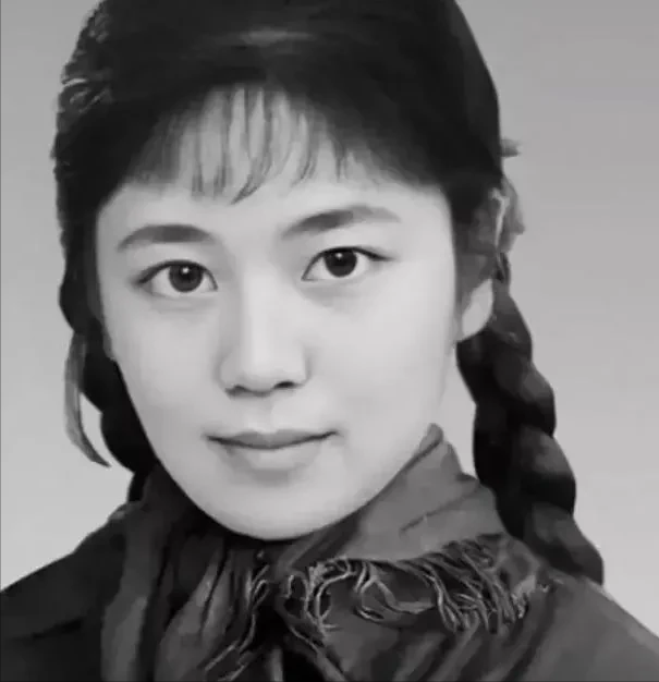 1977年，32岁女知青刘琦眼看着自己回城无望，嫁给一农民，新婚夜，刘琦看着憨厚