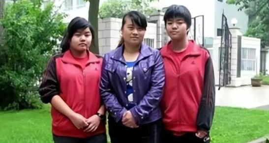 1999年，贵州19岁保姆，无奈带着被雇主遗弃的6岁双胞胎投奔娘家，父亲嫌丢人，
