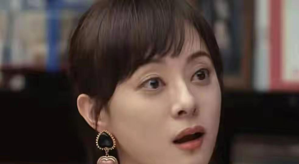 孙俪说，到了我们这个年纪就是每天能够开心，能够心情舒坦，然后每天有阳光，有健康，