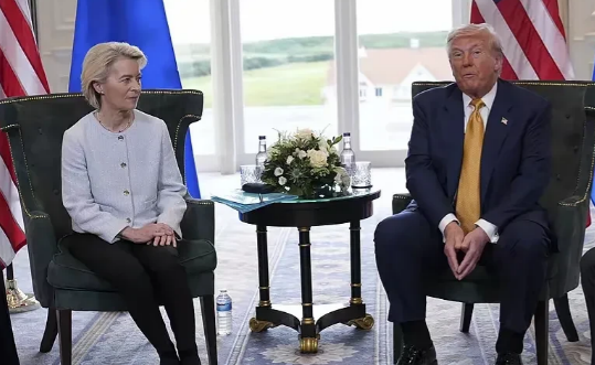 冯德莱恩向美国签下卖欧条约。
冯与特的谈判，看似15%的对等关税，但欧盟被卖了。