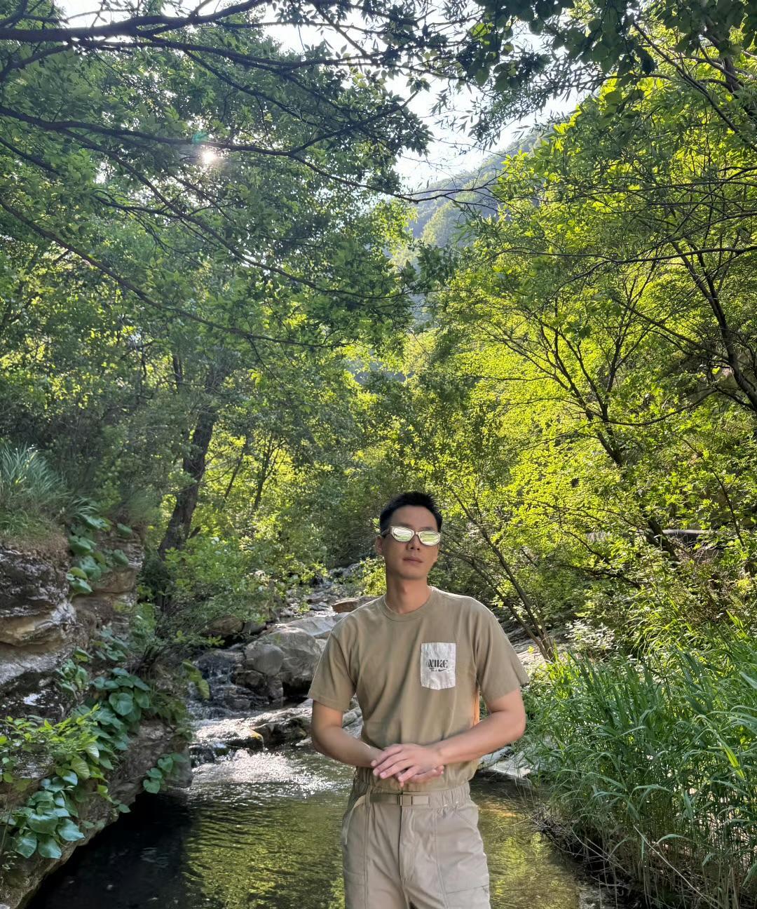 顿顿最近又要搬家了，这一次是从城市里面搬到北京的家郊区去。
         顿