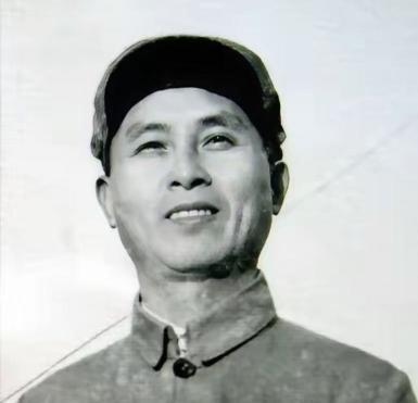 1941年，谢育才夫妇被捕，在狱中生下一个儿子。为逃出去，夫妻二人将儿子遗弃，越