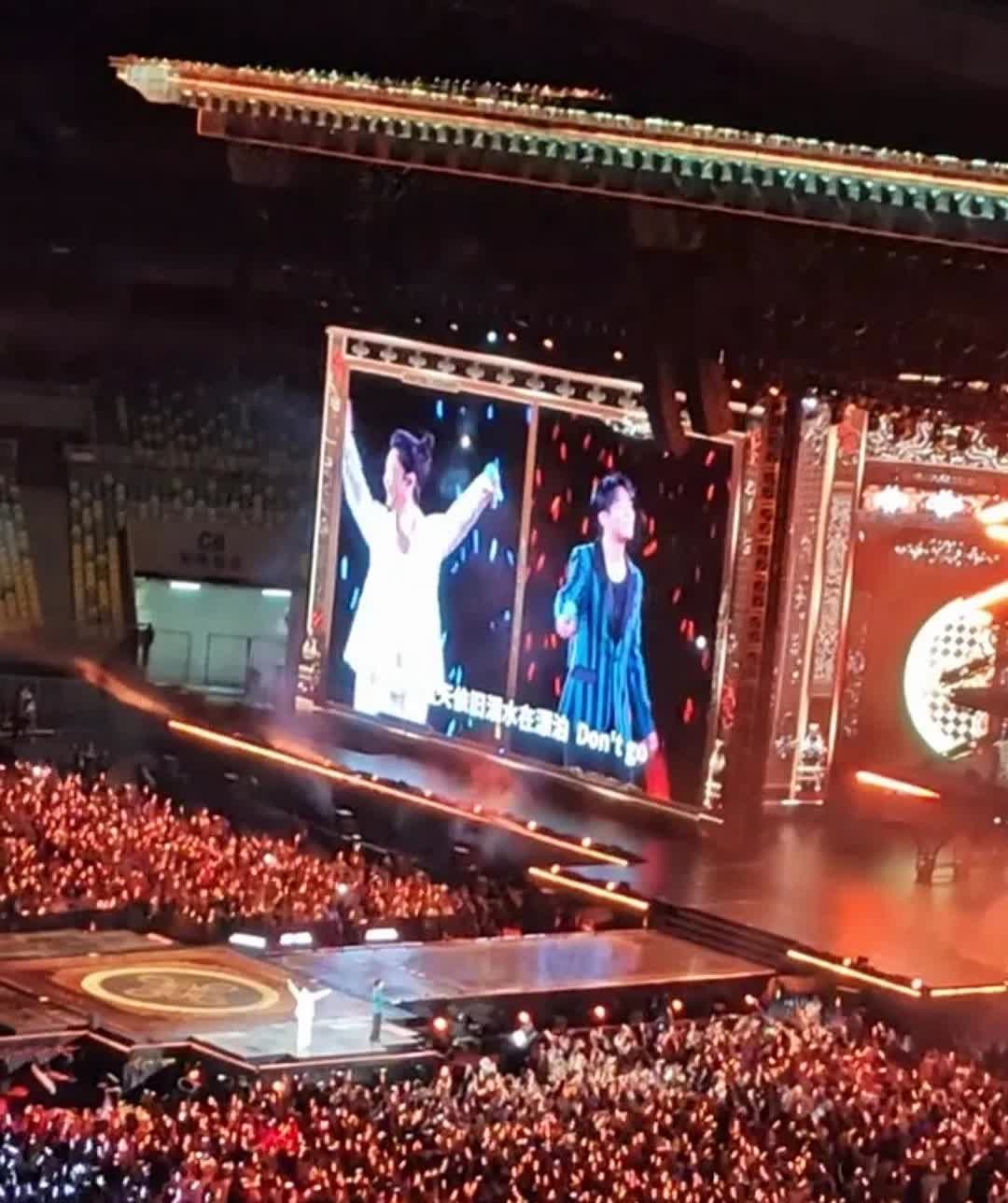 祝贺凤凰传奇青岛演唱会圆满成功
很遗憾，没买到票，最低票价380，朋友有去的，