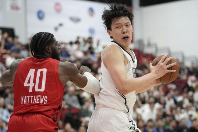感觉开拓者在下一盘大棋，买断艾顿帮助湖人，吃掉霍勒迪合同帮助凯子，真的只是白白吃