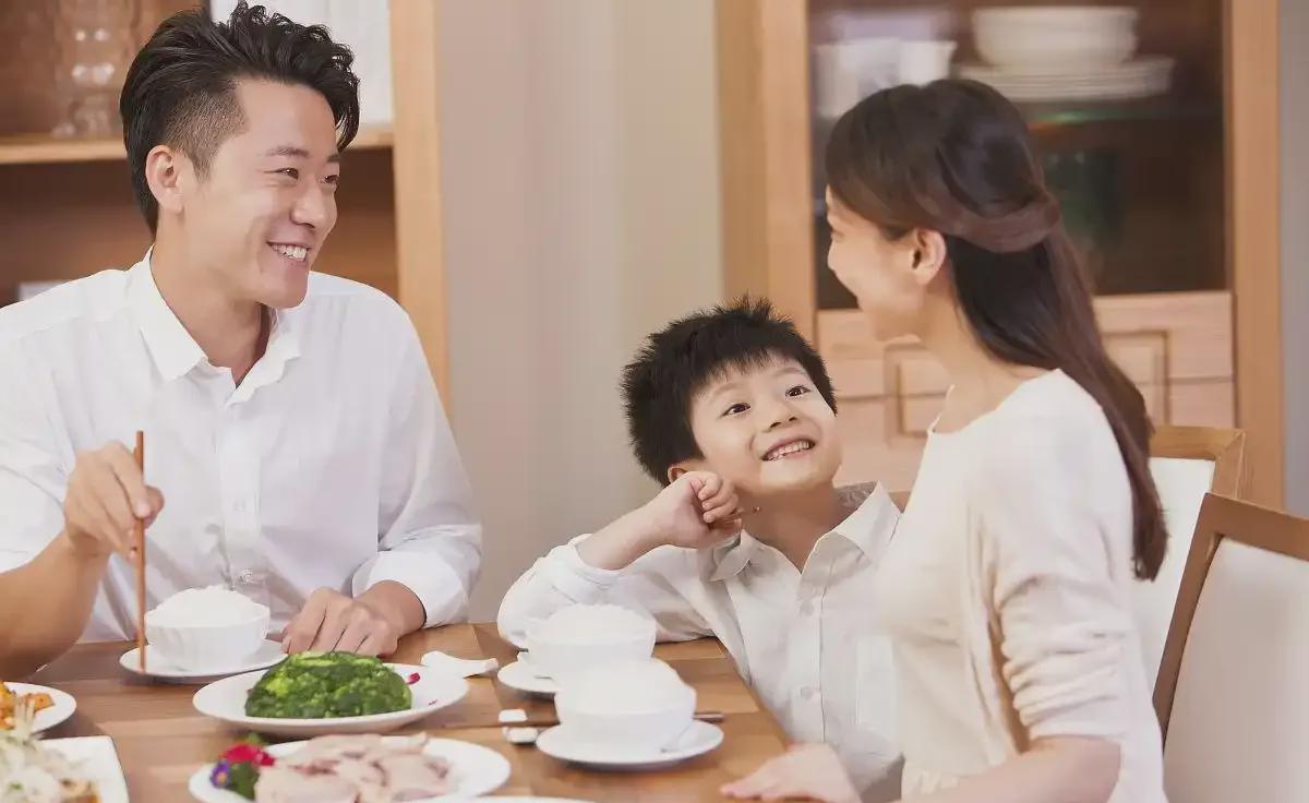 新疆乌鲁木齐，女子婚后不久，发现丈夫婚内背叛，还和第三者生了个儿子，这剧情，比电
