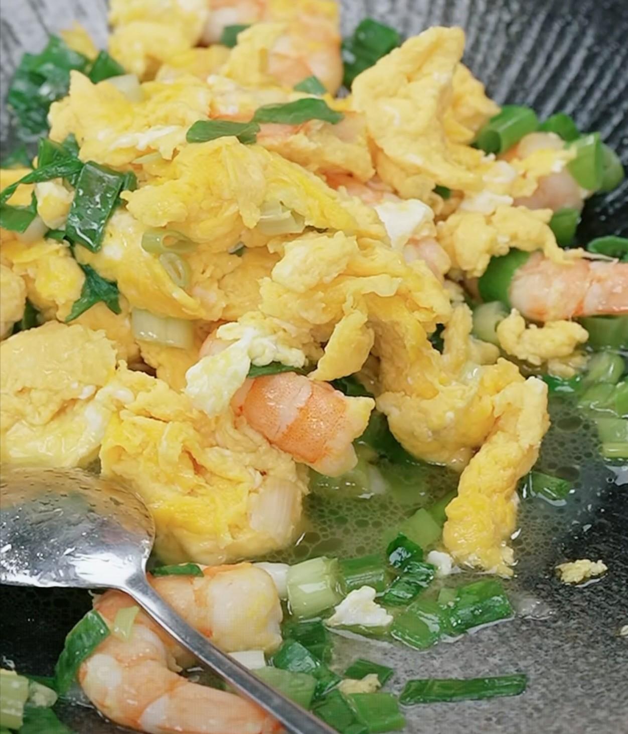 亲自做个新鲜食材的饭怎么了？难得一世为人，谁还在做饭这件事情上偷懒？预制菜是为了