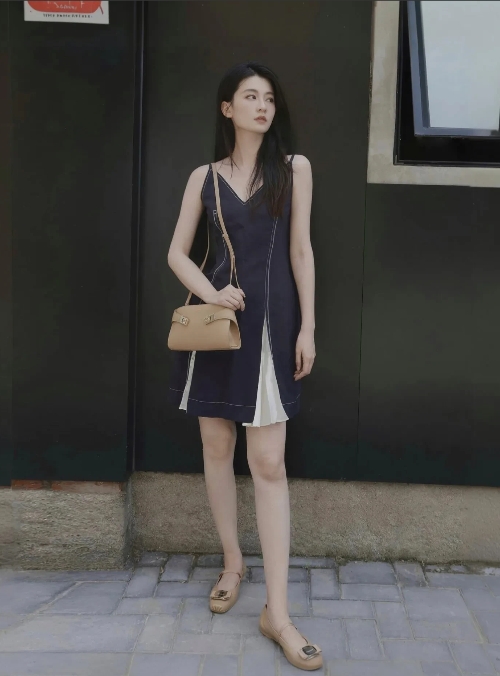 乔欣，172cm，玉女临风。
[赞][赞][赞][赞][赞]