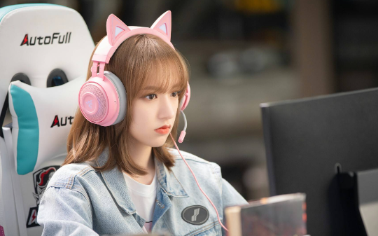 为了白月光，男友让我打假赛，我拒绝转身成立新战队，打的男友跪地求饶