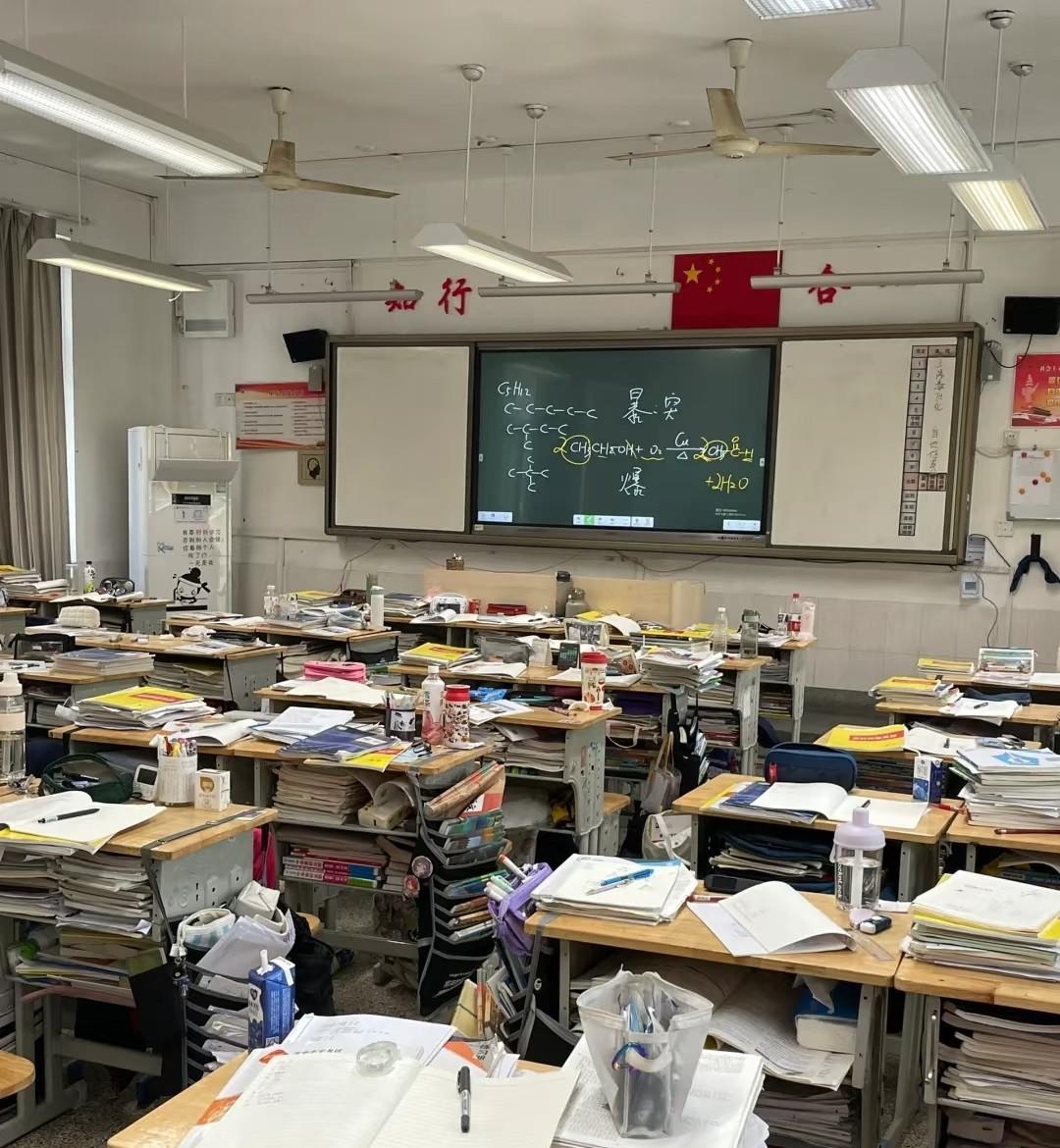 高考完想买5000元的手机，父母嫌贵，我错了吗？
家里不算富裕，但也不穷，父母加