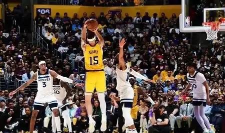 #NBA# 第一节里夫斯三分4中0，2分1中1，但是他防守下森林狼也是5中1，最