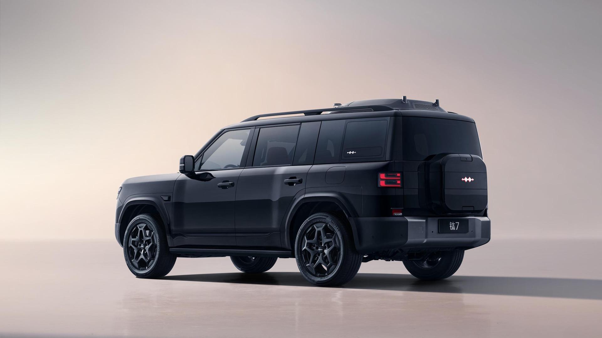 10月新能源汽车新车销量首破50%，比亚迪领跑新能源赛道