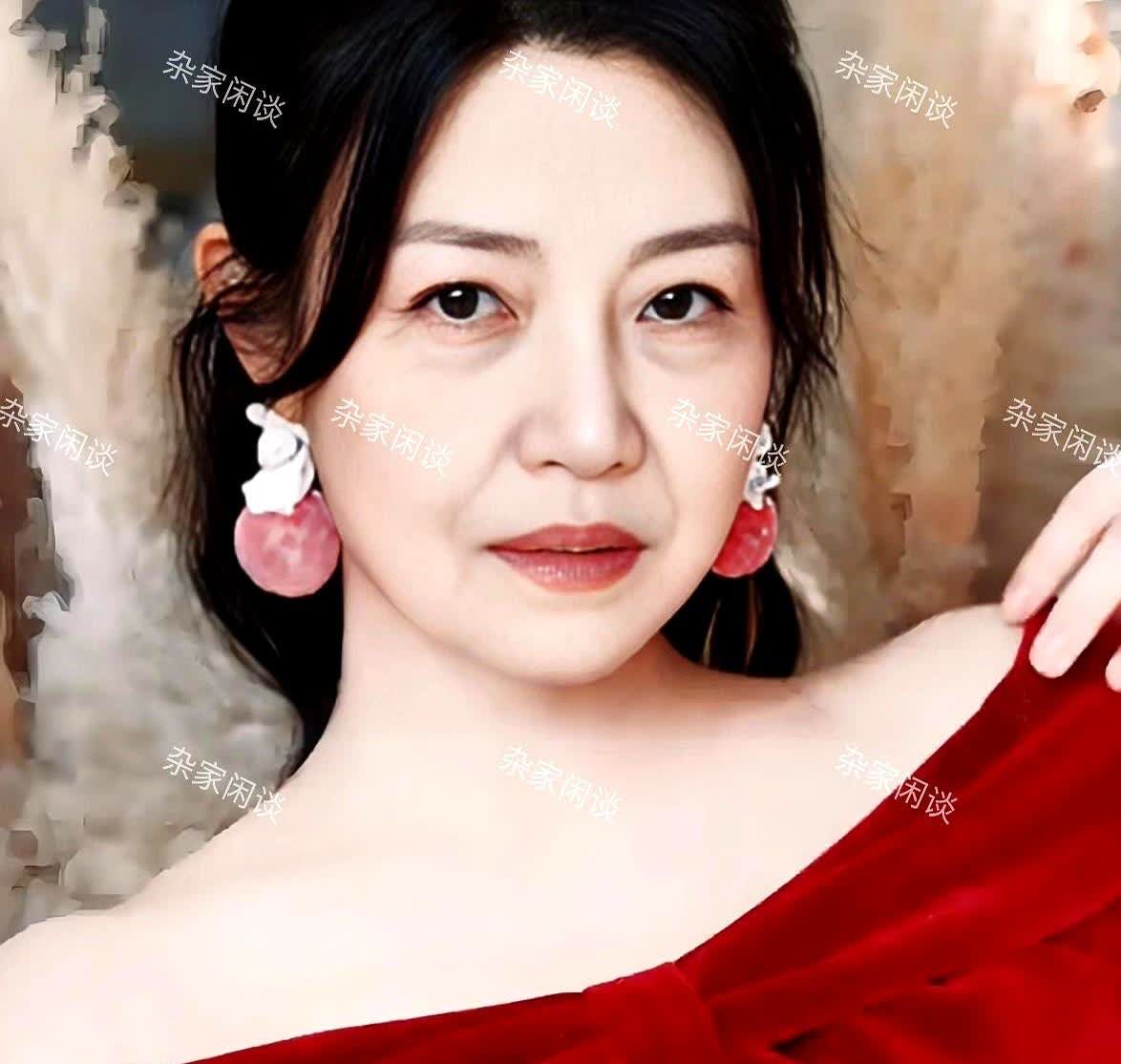陈妍希，接下来可能有大麻烦了！

不是因为，清纯的她和陈晓离婚，也不是因为外