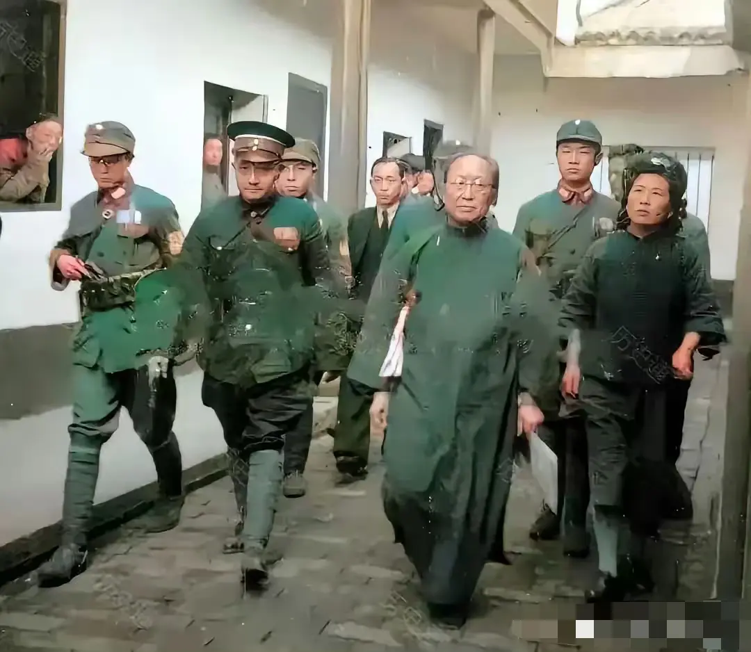 当汉奸的老婆也没有好下场！