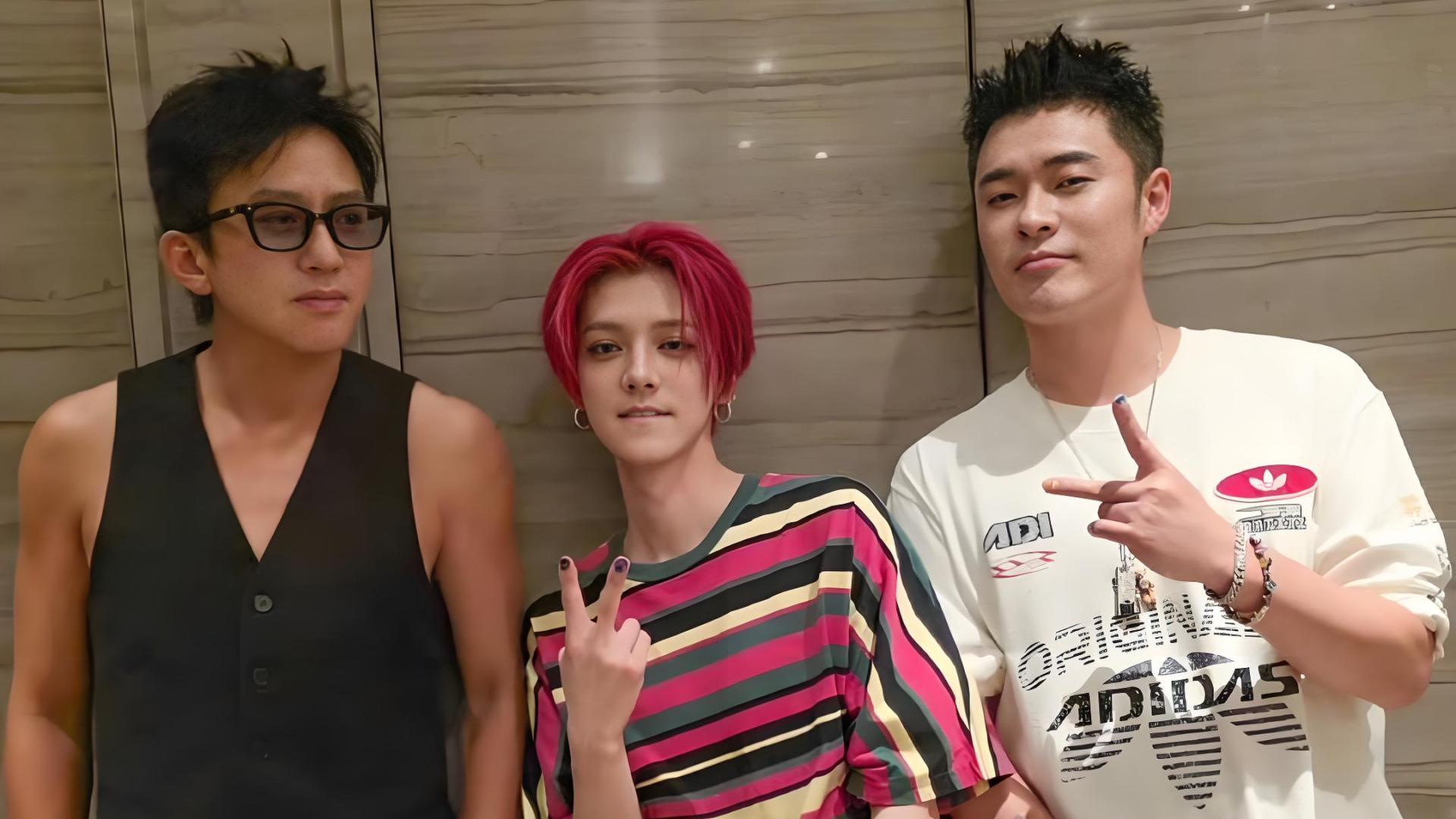 鹿晗晒与邓超陈赫聚会合照！鹿晗红发站C位，网友：这状态绝了！