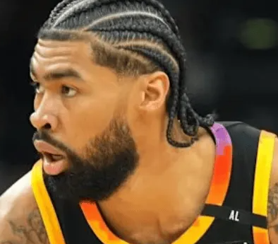 太阳愿意用尼克-理查兹去换一个次轮签。
说道：“由于理查兹已经不在菲尼克斯的轮换