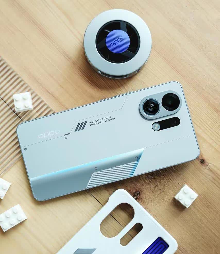 最近刚上手OPPO K13 Turbo，电竞党真的太适合了！这次散热黑科技绝了，